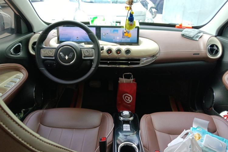 Used Wuling Bingo 2023 410 km Lingxi Deluxe Edition Center Console