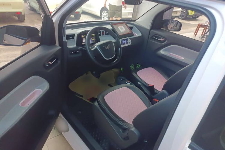 Used Wuling Hongguang MINIEV 2021 Macaron Sandwich Model 170 km Lithium Iron Phosphate