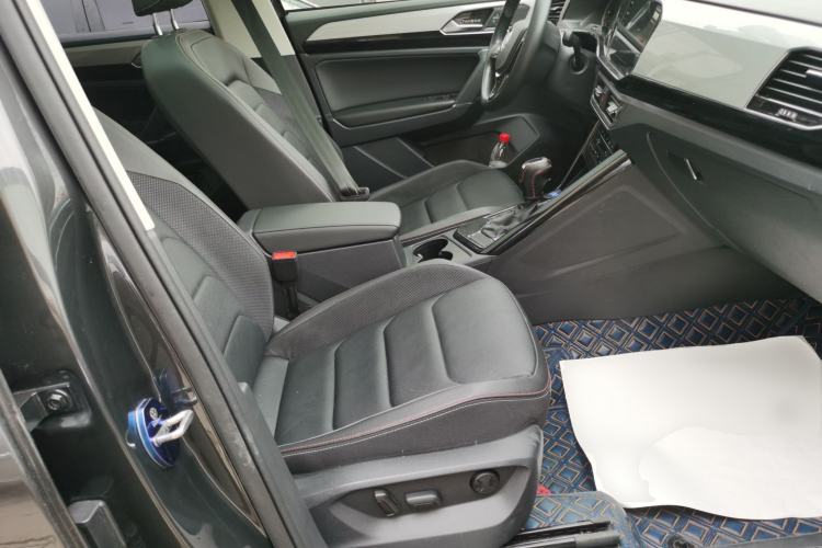 Used Volkswagen Tayron 2020 280TSI Two-Wheel Drive Luxury Connect Edition Right Front Seat