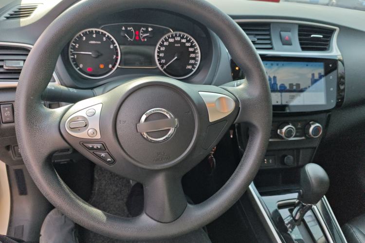 Used Nissan Sylphy 2022 Revised Version Classic 1.6XL CVT Luxury Edition Center Console