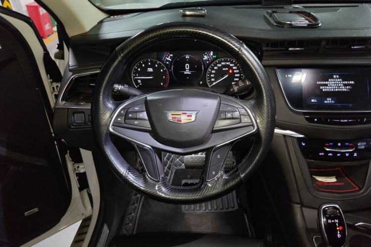 Used Cadillac XT5 2017 Anniversary Edition 28T Four-Wheel Drive Luxury Model
