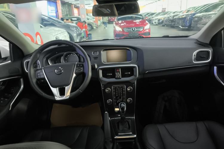 Used Volvo V40 2019 T3 Zhiyi Edition