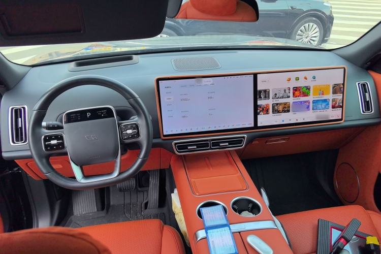 Used Li Auto L8 2023 Pro Model Center Console