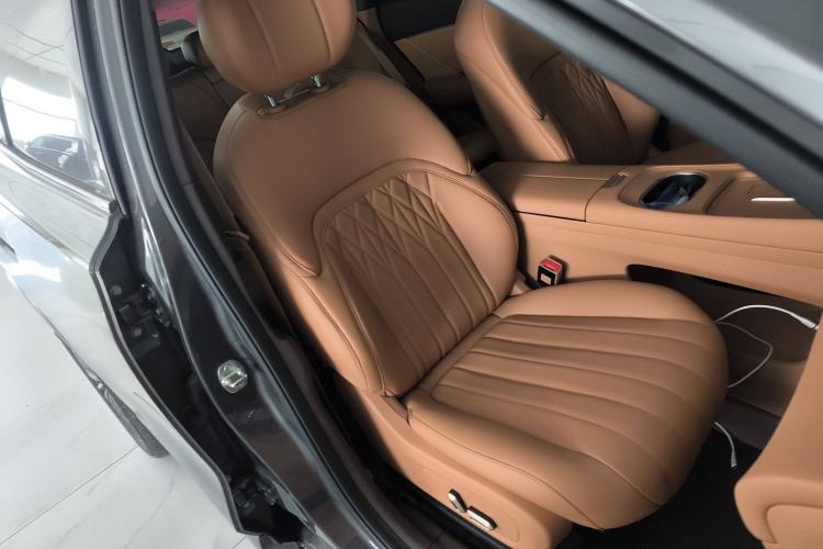 Used Dongfeng Aeolus Aeolus L8 2025 Model 185KM Dream Edition