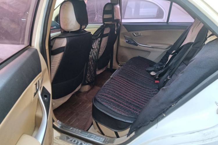 Used Zotye Z300 2016 1.5L Manual Elite Version
