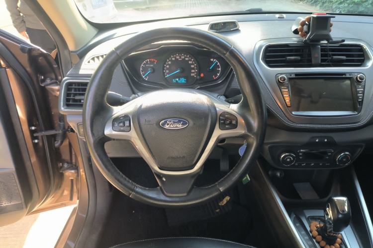 Used Ford Escort 2015 1.5L Automatic Fashion Model
