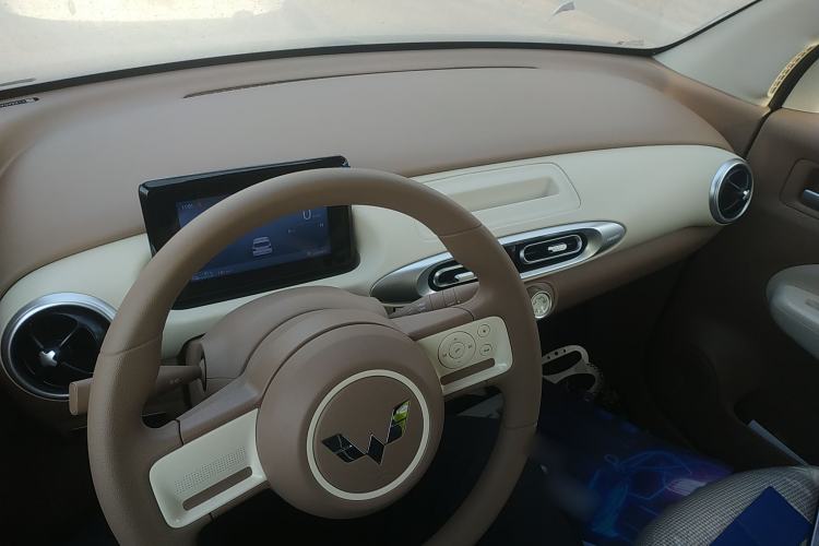 Used Wuling Hongguang MINIEV 2025 Four-Door Version Advanced Edition
