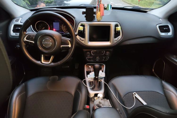 Used Jeep Compass 2020 220T Automatic Leading Edition
