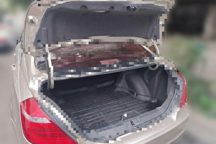 Used Geely Auto Emgrand 2017 Sedan Million Edition 1.3T Manual Top-Grade Version Trunk