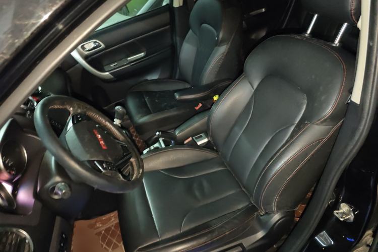 Used Haval H6 2015 Upgraded Model 1.5T Manual Two-Wheel Drive Elite Version Left Front Seat