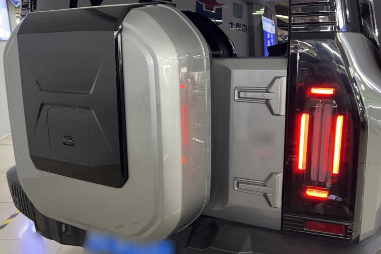 Used JETOUR Traveler 2023 2.0T All-Wheel Drive CrossPRO+ Exterior 11