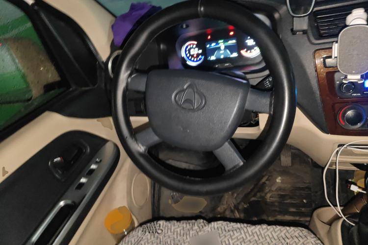 Used CHANGAN KAICHENG Ruixing EM80 2022 Flat Roof with Liftgate 2 Seats 60kW 41.86kWh Steering Wheel