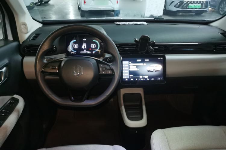 Used Leapmotor T03 2023 310 Lite Edition Center Console