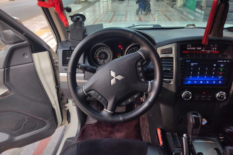 Used Mitsubishi Pajero 