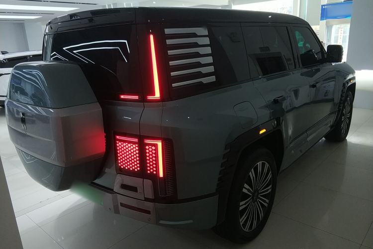 Used Yangwang U8 2023 Luxury Edition
