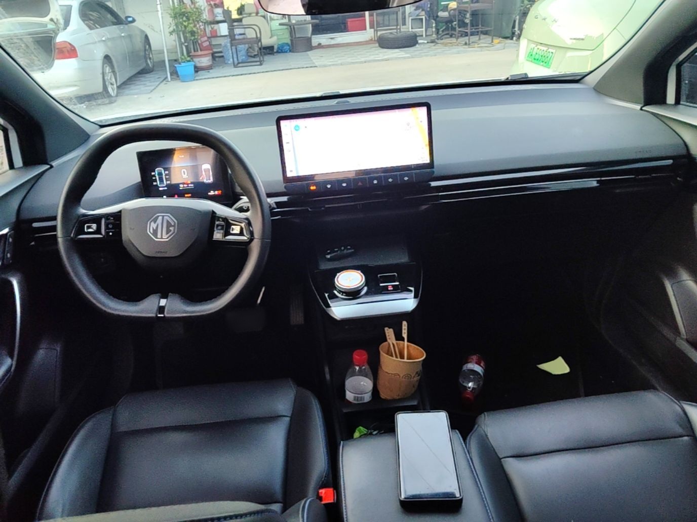 MG 4 EV 2023 415 km Range Sea-Faring Champion Edition — снимка 12