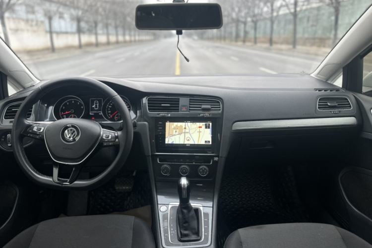 Used Volkswagen Golf 2020 Zhiai Edition 200TSI DSG Comfortable & Ambitious Version