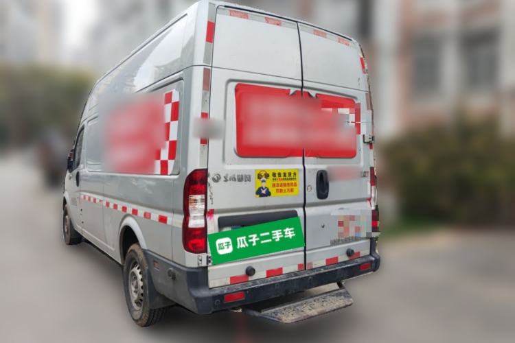 Used Dongfeng Yufeng 2021 2.0T Value Edition Van Long Wheelbase High Roof 3-Seater China VI Standard D20
