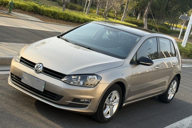 Used Volkswagen Golf 2017 1.6L Automatic Comfort Million-Vehicle Anniversary Edition