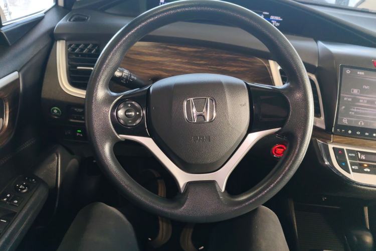 Used Honda Jade 2017 1.8L automatic Comfort version 5 seats
