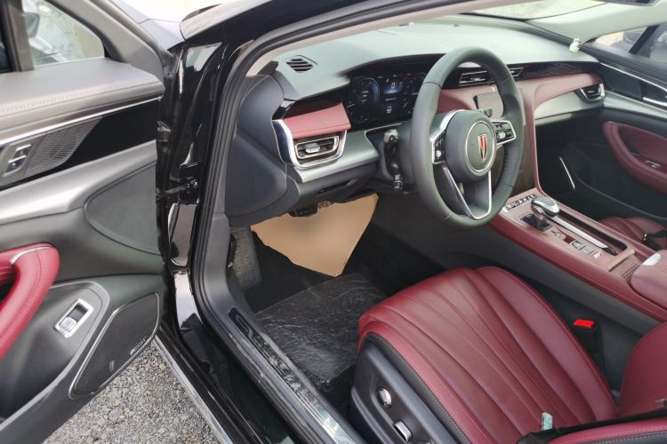 Used Hongqi H5 2024 2.0T Automatic Smart Connect Flagship Edition Driver Seat