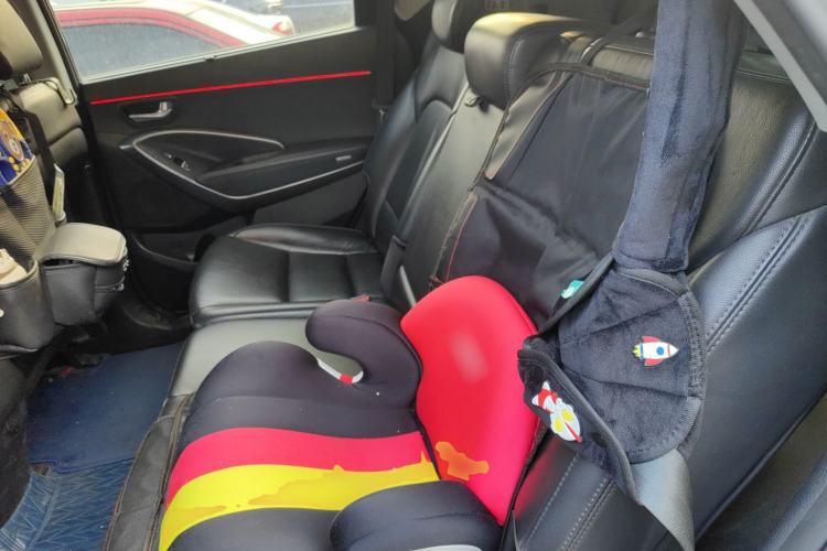 Used Hyundai Grand SantaFe 2013 3.0L 7-Seater 4x4 Flagship Edition
