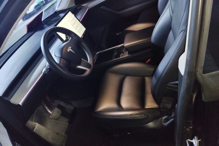 Used Tesla Model Y 2023 Long-Range All-Wheel-Drive Version
