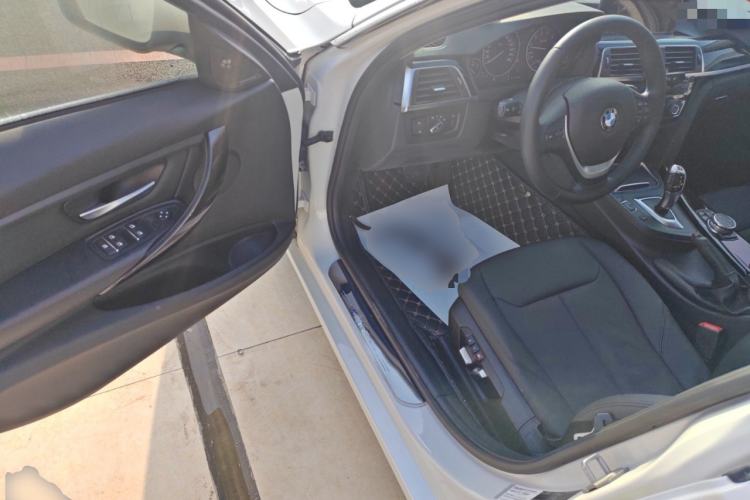 Used BMW 3 Series 2016 320Li Ambition Model
