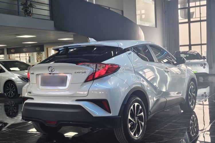 Used Toyota IZOA 2018 2.0L Yichi Edition China V Standard