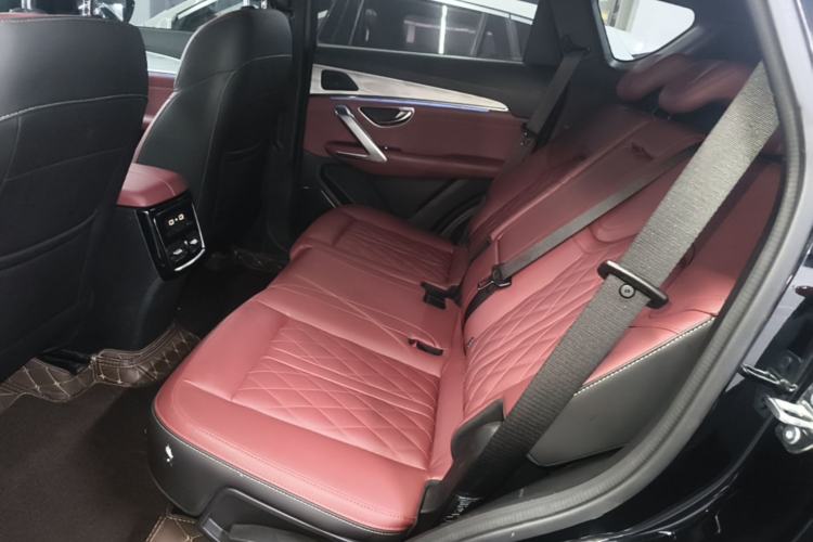 Used JETOUR X70 PLUS 2024 1.6T DCT Luxury Edition 7-Seater
