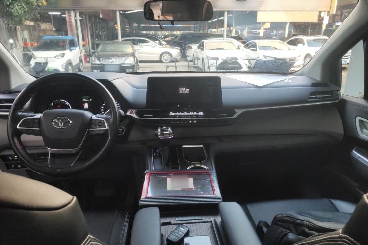 Used Toyota Granvia 2024 2.5L Hybrid Comfort Edition