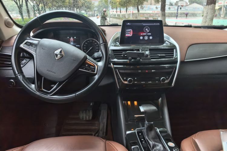 Used BORGWARD BX5 2017 25TGDI Automatic Two-Wheel Drive Fashion Model
