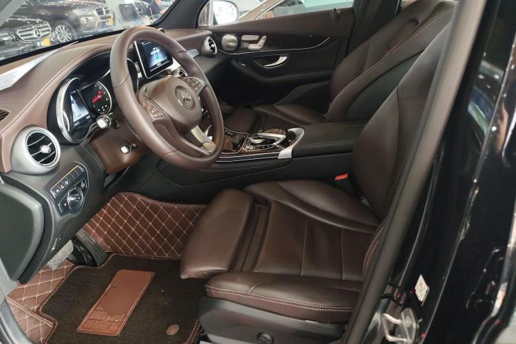 Used Mercedes-Benz GLC 2019 GLC 260 4MATIC Luxury Model
