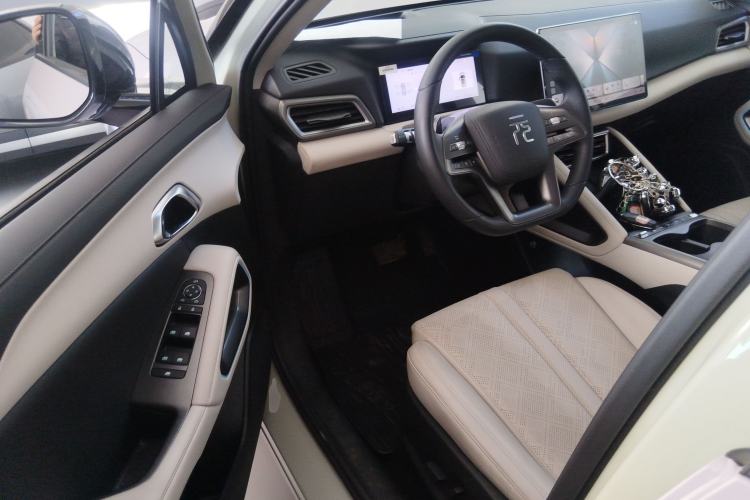 Used BYD Yuan UP 2025 Intelligent Driving Version 401 km Beyond-Range Edition
