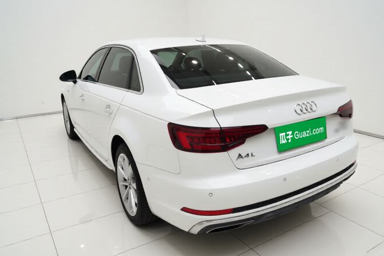 Used Audi A4L 2018 30th Anniversary Edition 40 TFSI Fashion Model
