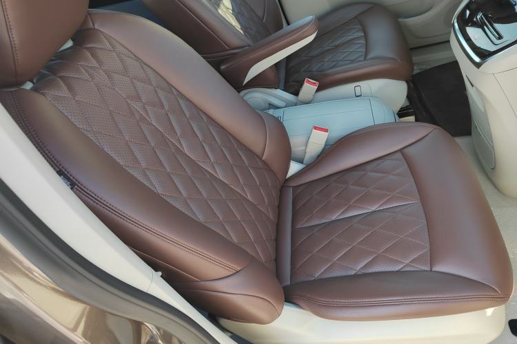 Used Buick GL8 2022 Land Cruiser Executive Class 652T Comfort Model
