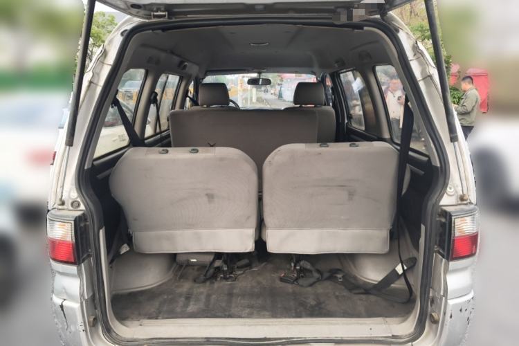 Used FORTHING Lingzhi 2013 V3 1.5L 7-Seater Standard Model II
