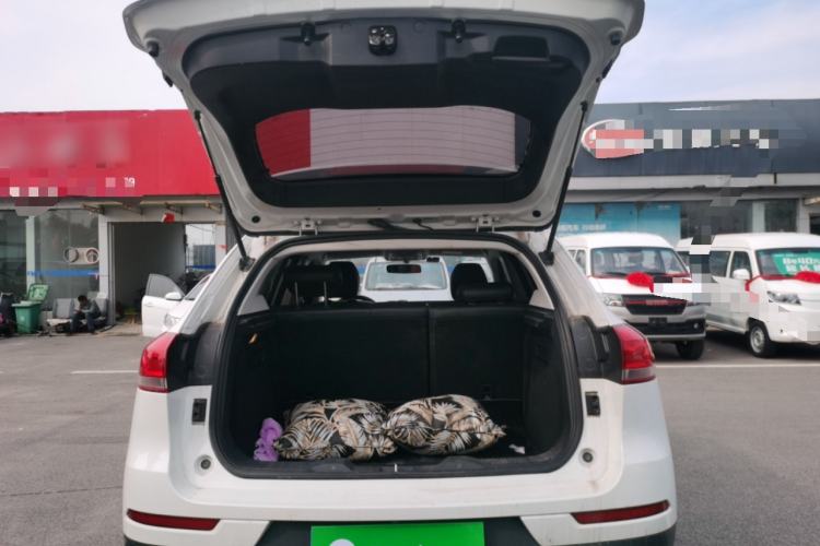 Used Haval H2s 2018 Red-Label 1.5T Manual Comfort Model Trunk