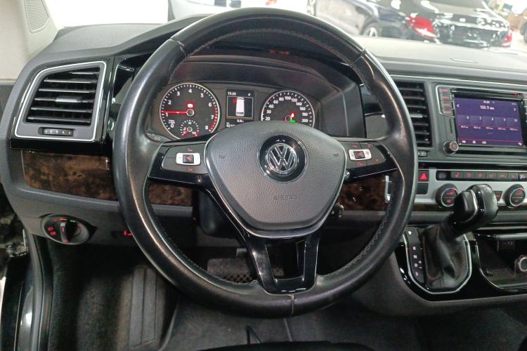 Used Volkswagen Multivan 2018 2.0 TSI Two-Wheel-Drive Luxury Edition 7 Seats
