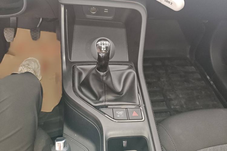 Used Roewe i5 2023 1.5L Manual Comfort Edition