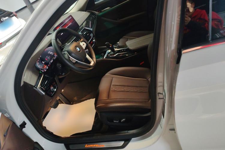 Used BMW 5 Series 2021 525Li Luxury Package Left Front Seat