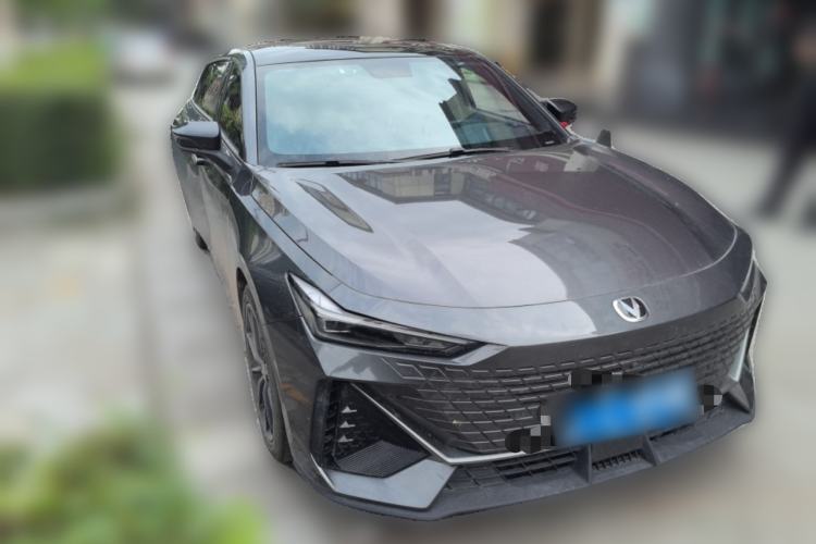 Used CHANGAN UNI-V 2022 1.5T Prestige Version Front Right 45 Deg