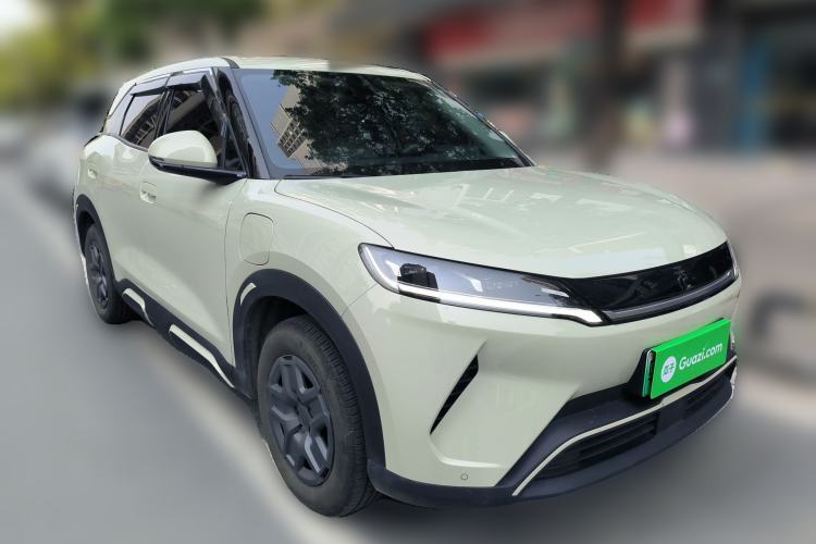 Used BYD Yuan UP 2025 Model 301KM Leading Version Front Right 45 Deg