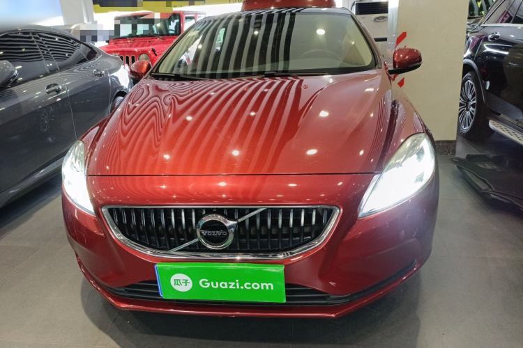 Used Volvo V40 2017 T3 Zhiyi Edition
