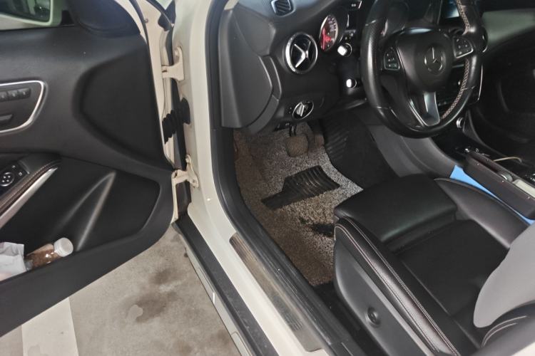 Used Mercedes-Benz GLA 2016 GLA 220 4MATIC Fashion Edition Driver Seat