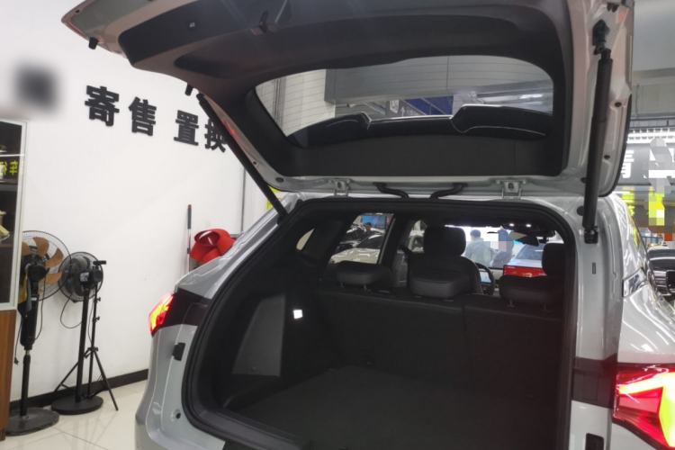 Used Wuling Xingguang S 2024 130 km Flagship Version Trunk