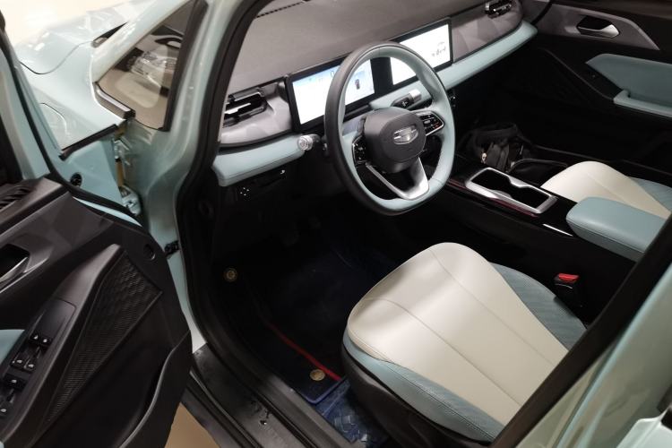 Used Geometry E Firefly 2024 401 km Fluorescent