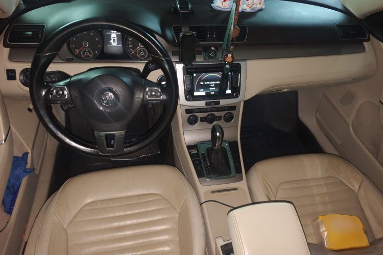 Used Volkswagen Magotan 2013 1.8TSI Luxury Model Center Console