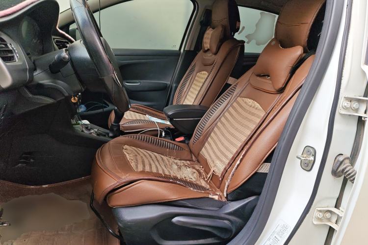 Used Citroen Elysee 2015 Zhishang Edition 1.6L Manual Fashion Model