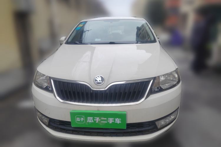 Used Skoda Rapid Spaceback 2014 1.6L Automatic Enjoyment Edition
